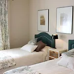 Luxury In + Pool Вілла Адехе