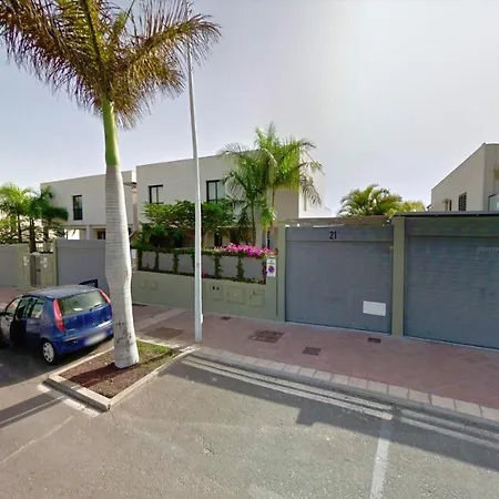 Luxury In + Pool * אדחה