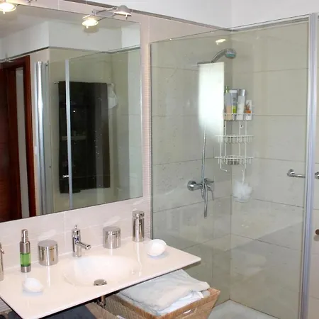 Luxury In + Pool וילה *