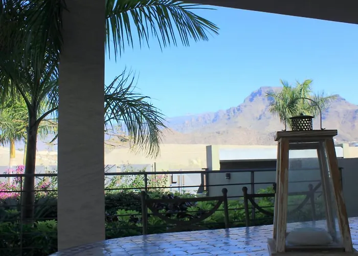 Luxury In + Pool Вілла Адехе