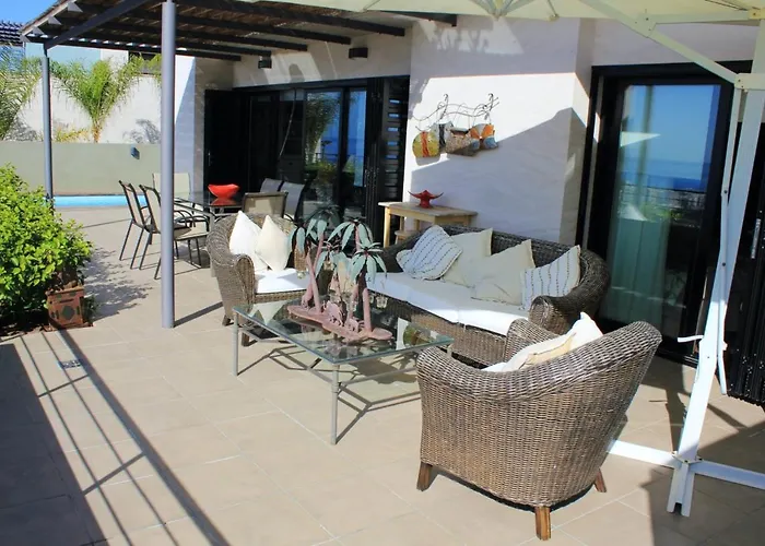 Luxury In + Pool Вілла *