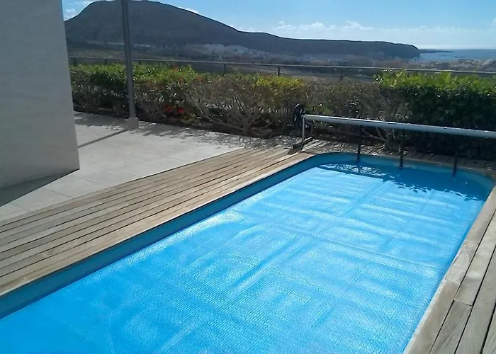 Luxury In + Pool Адехе