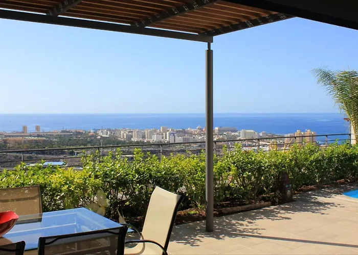 Вілла Luxury In + Pool Адехе