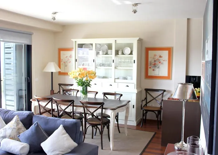 Luxury In + Pool Вілла Адехе